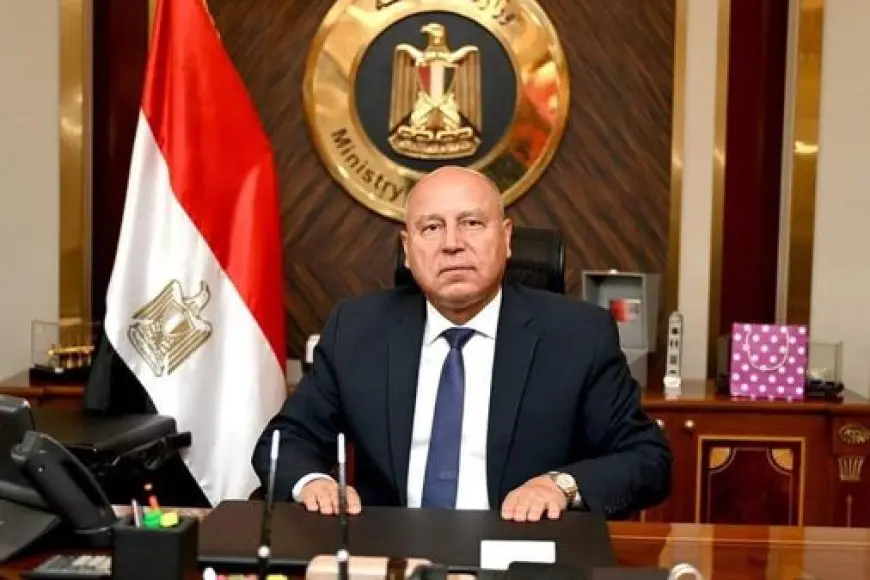 وزير الصناعة والنقل يهنئ الرئيس السيسي بمناسبة ذكرى انتصار أكتوبر