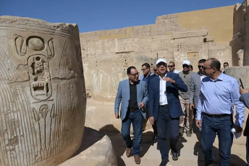 مدبولي يشهد رفع كفاءة المقصورة الذهبية لرمسيس الثالث بمعبد «هابو»