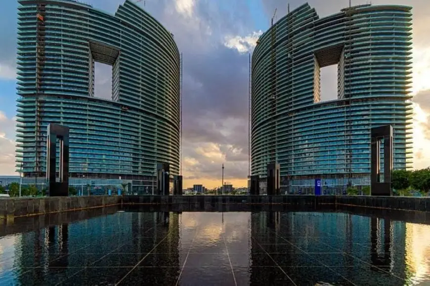 الإسكان: إقبال كبير من مواطني دول الخليج على شراء وحدات مدينة العلمين الجديدة ومشروع «أرابيسك» بسور مجري العيون