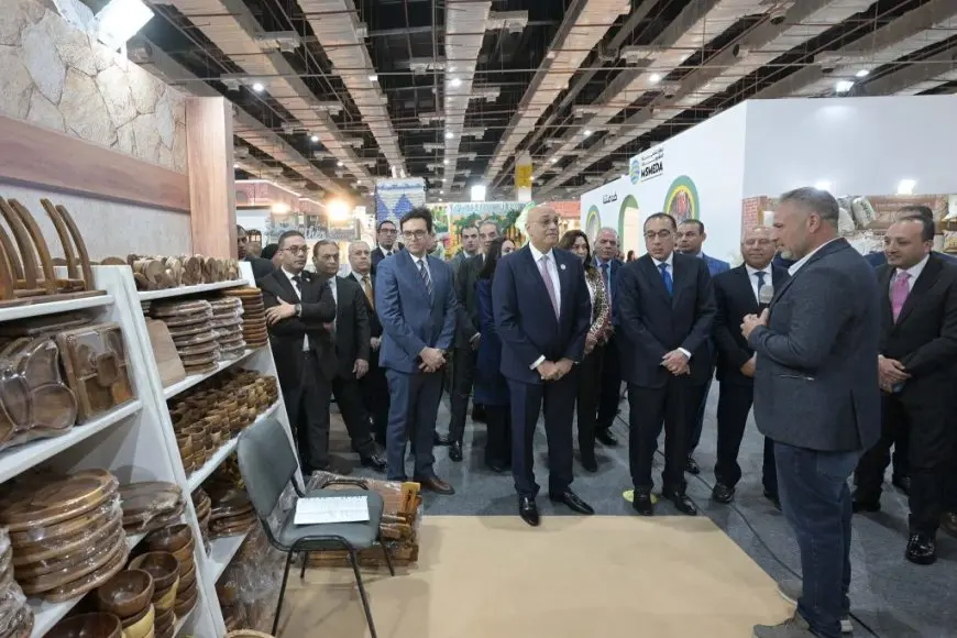 مدبولي: معرض تراثنا يُمثل مُلتقىً مُهماً لعرض وتسويق المُنتجات الفنية واليدوية