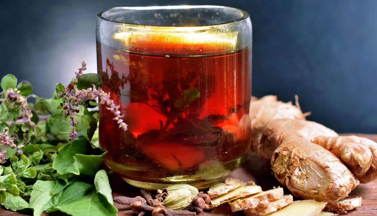 فوائد شاي القرنفل والزنجبيل… ملك المشروبات الدافئة في فصل الشتاء