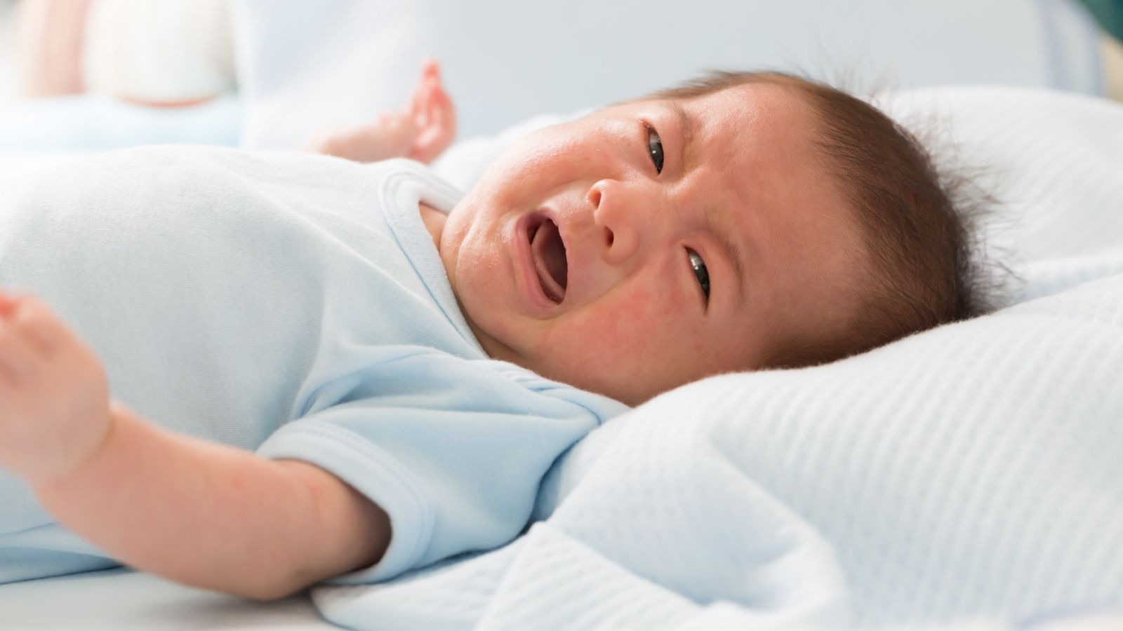 المغص عند الأطفال: نصائح عملية لراحة طفلك الرضيع