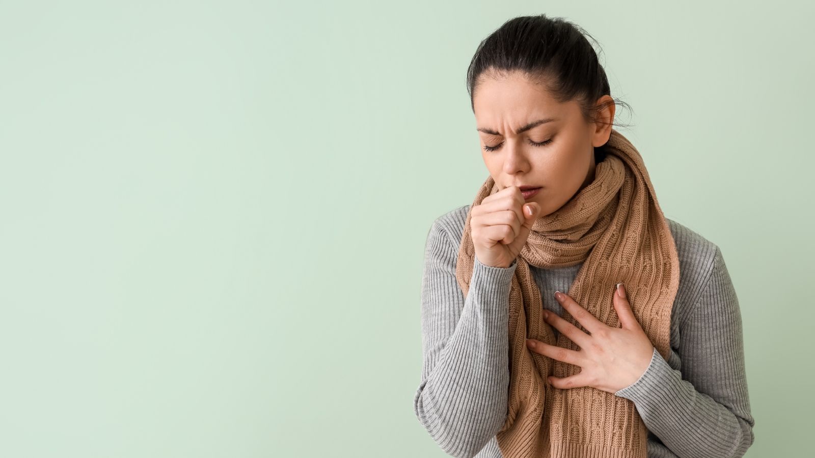 وصفات طبيعية لعلاج الكحة في فصل الشتاء