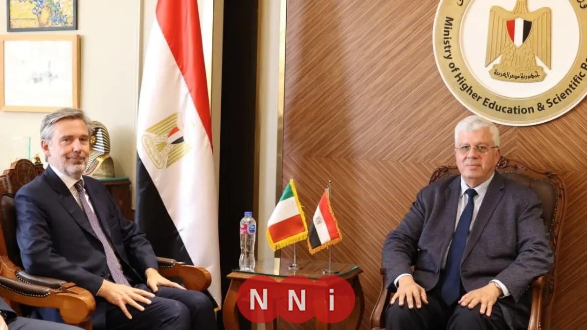 أيمن عاشور يعلن تعزيز دور بنك المعرفة المصري في دعم التعليم الرقمي بالشراكة مع اليونسكو