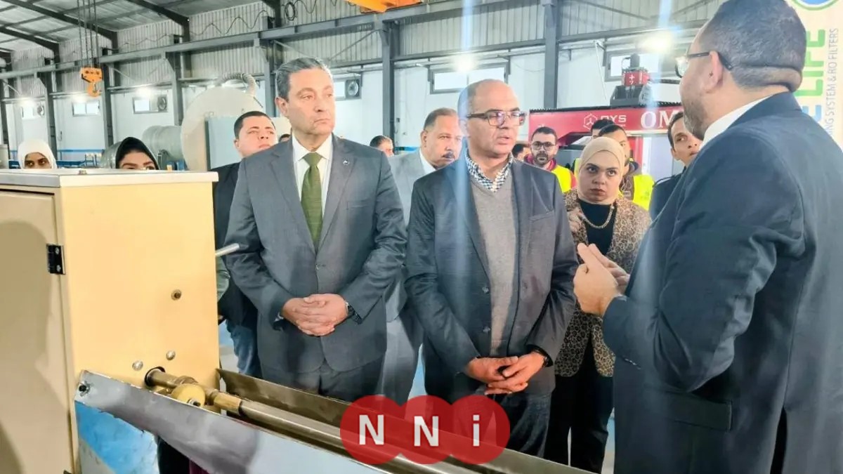 نائب وزير الإسكان يزور مصنعاً لاختصاصات تحلية مياه البحر في دمياط لتعزيز كفاءة الإنتاج
