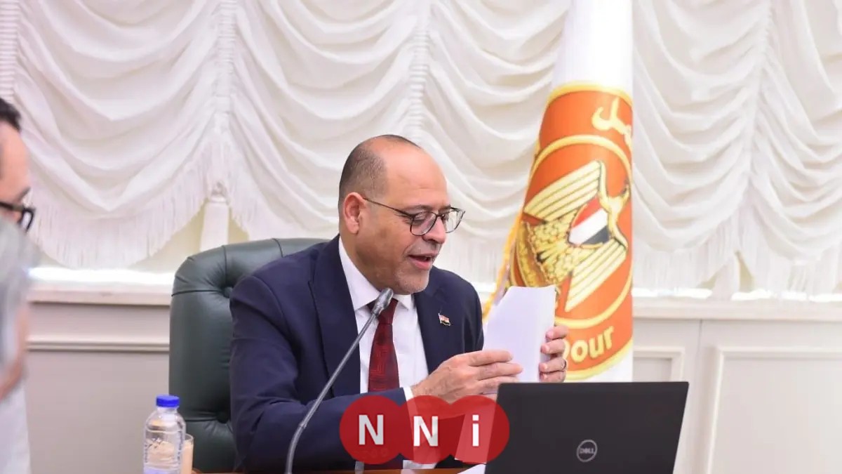 وزير العمل يعلن عن إجازة مدفوعة الأجر الأربعاء المقبل بمناسبة عيد الميلاد المجيد للعاملين في القطاع الخاص