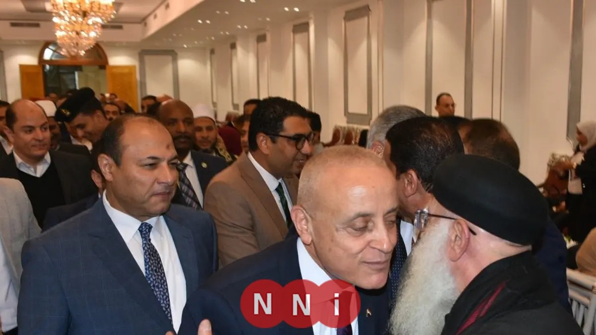 محافظ الأقصر يهنئ المسيحيين بعيد الميلاد المجيد بزيارة الكنائس في لفتة دافئة