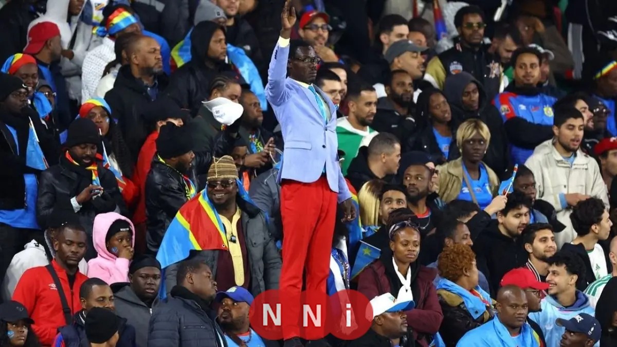 عمورة نجم الجزائر يقدم اعتذاره لمشجع في الكونغو الديمقراطية