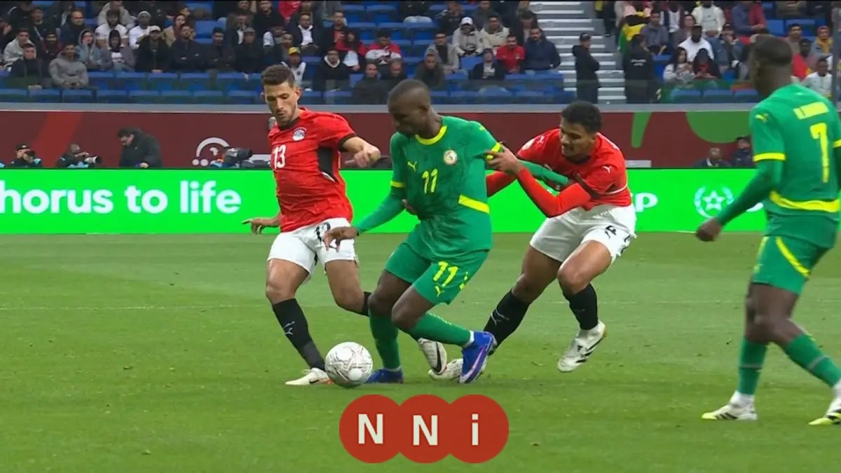 منتخب مصر يواجه السنغال: تريزيجيه يدخل بديلاً لأحمد فتوح مع انطلاق الشوط الثاني