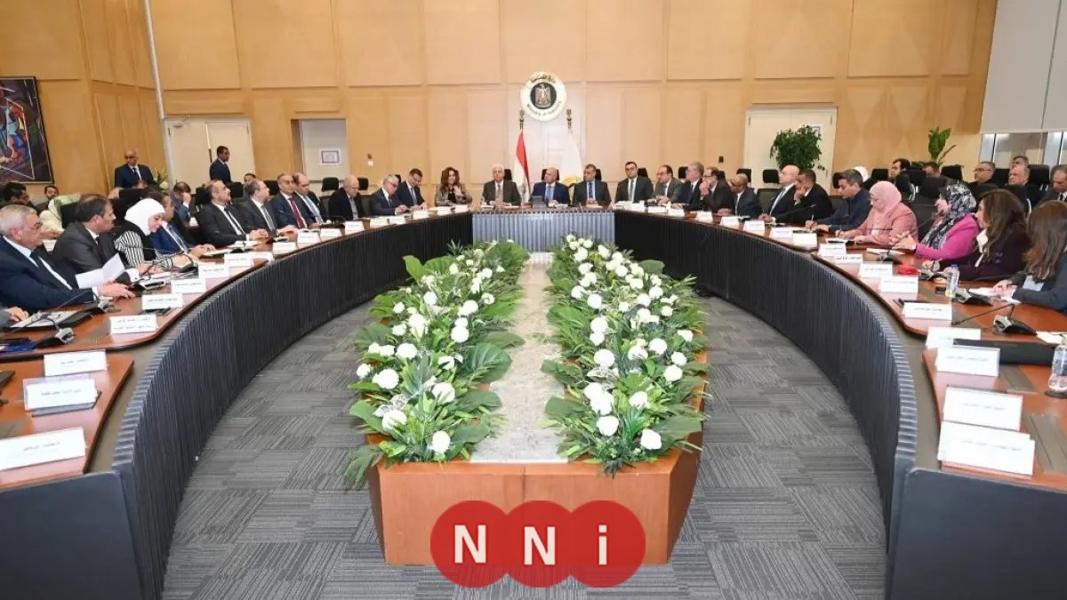 وزير الصناعة يقود اجتماعًا وزاريًا لمناقشة مشروعات جديدة وحل تحديات القطاع الصناعي وتحقيق التنمية المستدامة