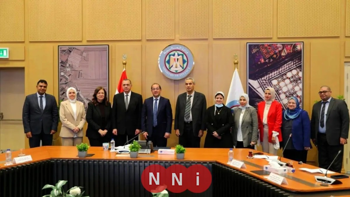 تكريم صاحب المبادرة الأعلى تقييمًا في الإصلاح الضريبي من قبل وزير المالية ومركز المعلومات عبر منصة حوار